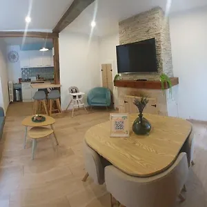  Appartement Maison De Rue: France