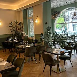 3* Hotel Logis Restaurant Grand De Lyon